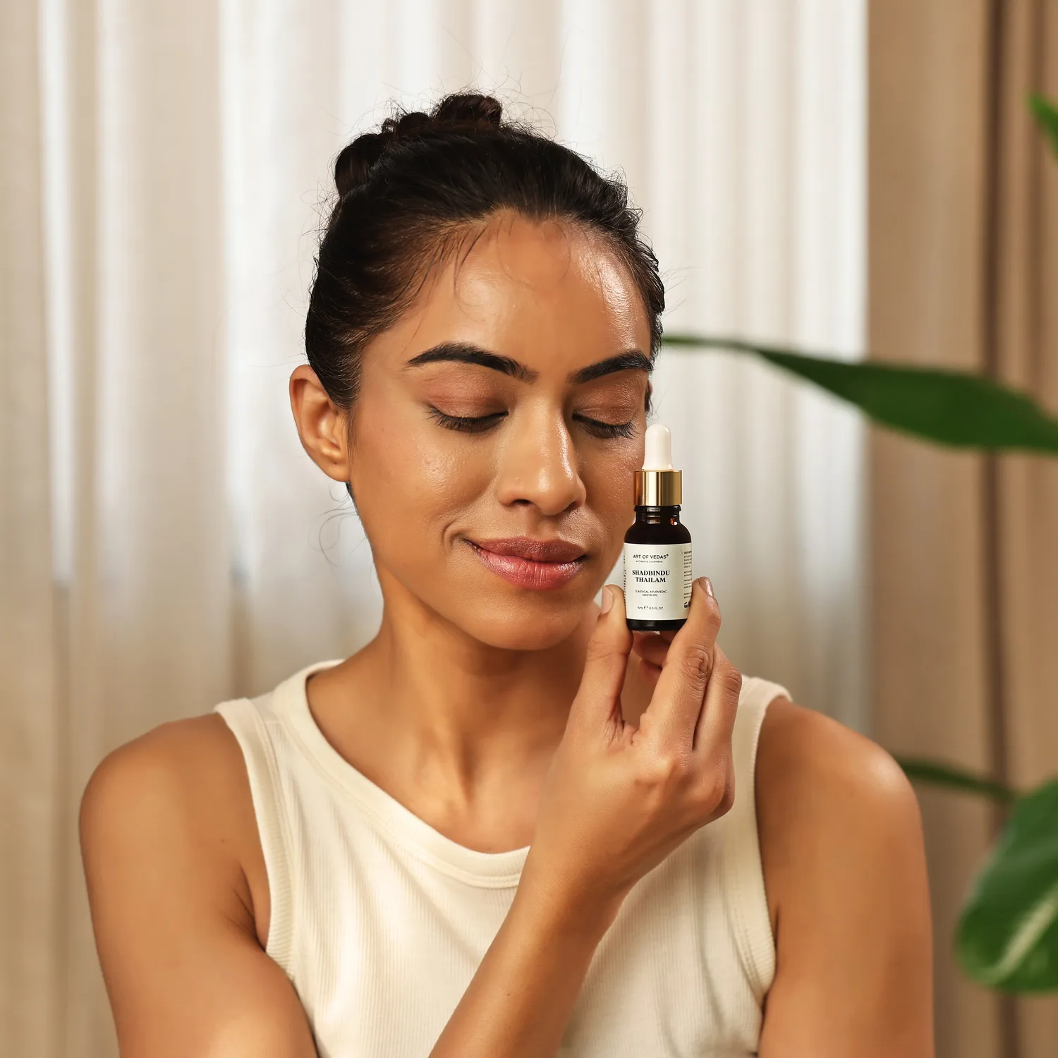 Shadbindu Thailam Ayurvedic ritual detail by Art of Vedas
